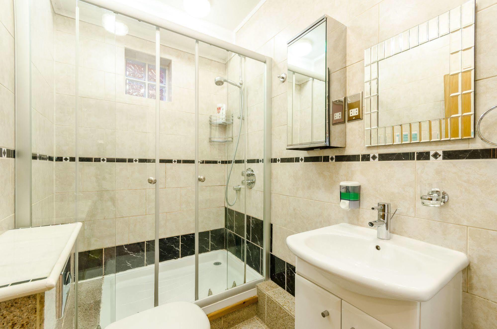 Milestone Apartments ลอนดอน ภายนอก รูปภาพ