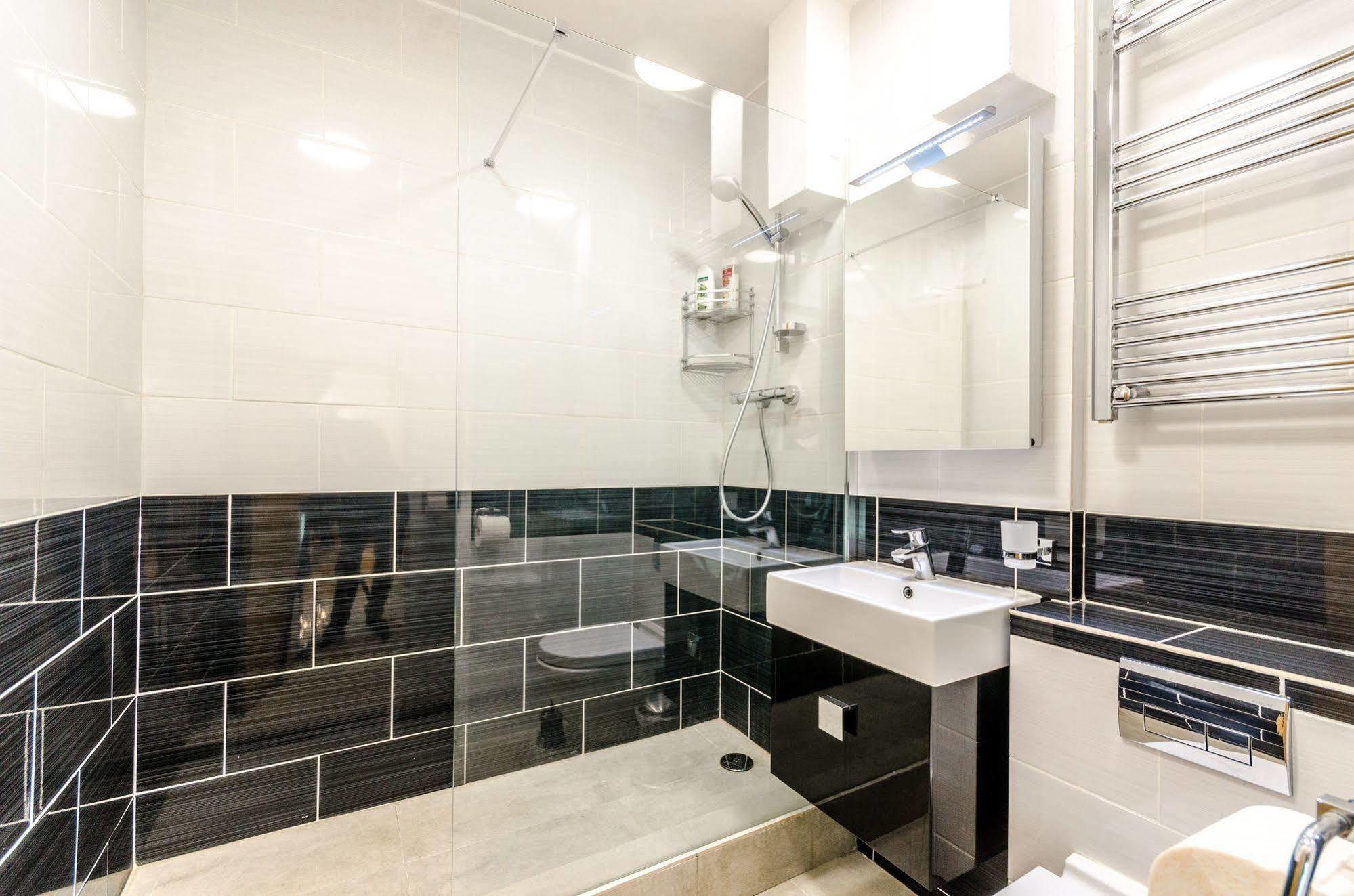 Milestone Apartments ลอนดอน ภายนอก รูปภาพ