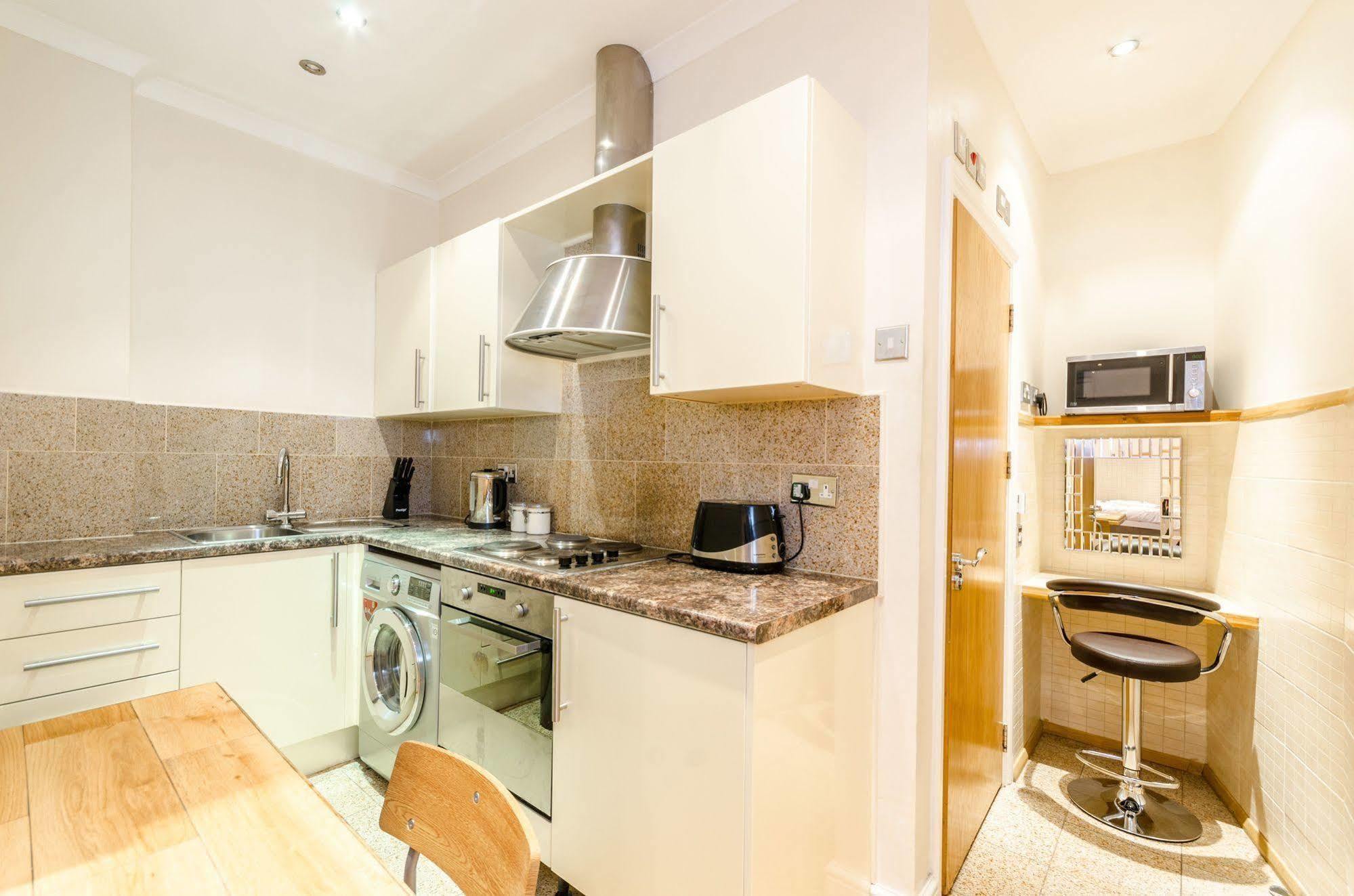 Milestone Apartments ลอนดอน ภายนอก รูปภาพ